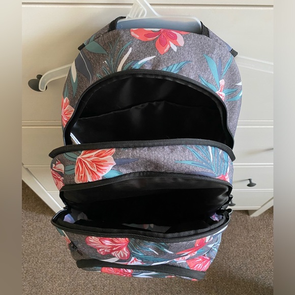ROXY full size backpack, pink island floral 🌺 LIKE NEW. Book bag for college - Picture 6 of 7